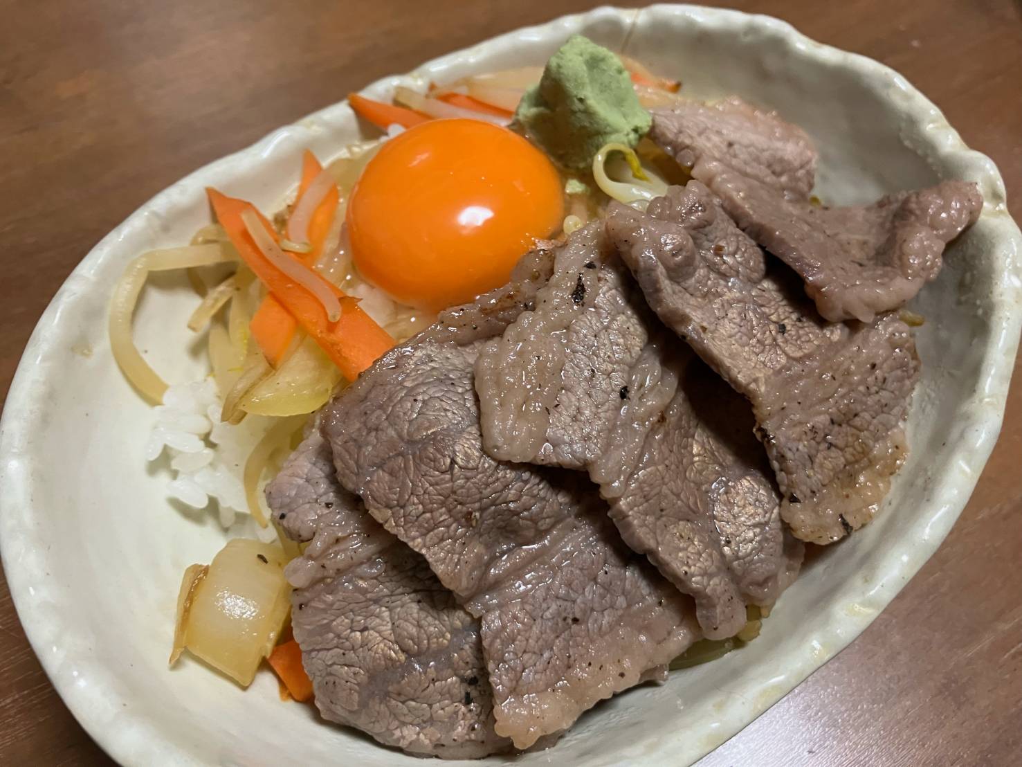 アイケット焼肉丼静岡山葵添え800円.jpg